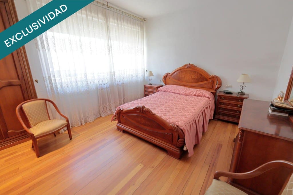 Adosado de 6 habitaciones en O Barco de Valdeorras en venta con piscina garaje - 425.000 € (Ref: 9904268)