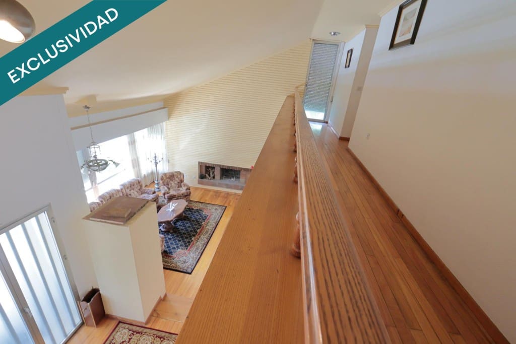 Adosado de 6 habitaciones en O Barco de Valdeorras en venta con piscina garaje - 425.000 € (Ref: 9904268)