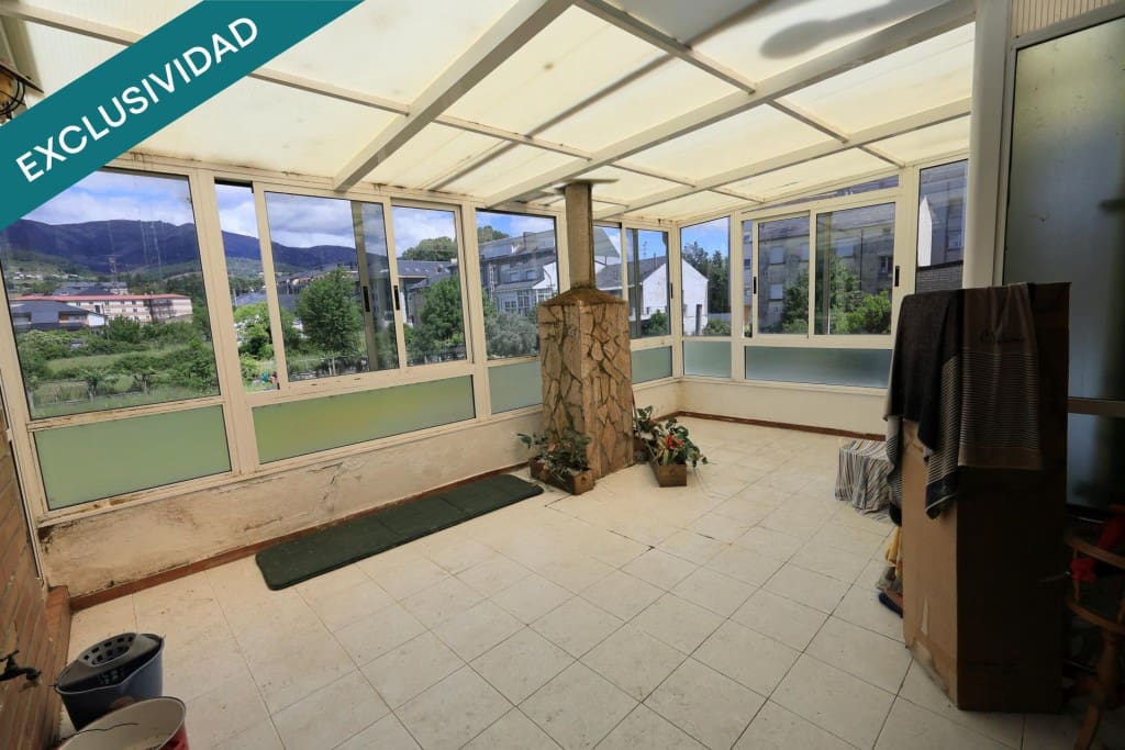 Adosado de 6 habitaciones en O Barco de Valdeorras en venta con piscina garaje - 425.000 € (Ref: 9904268)
