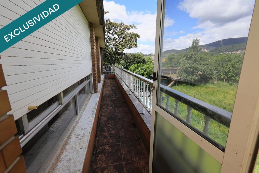 Adosado de 6 habitaciones en O Barco de Valdeorras en venta con piscina garaje - 425.000 € (Ref: 9904268)