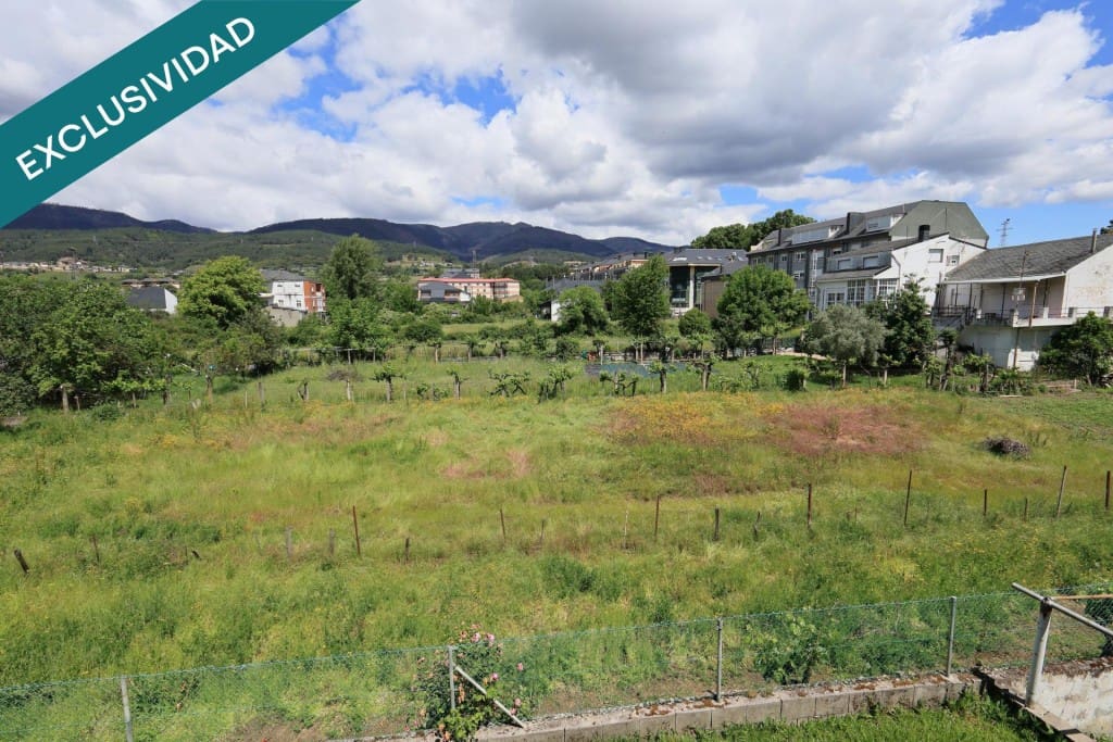 Adosado de 6 habitaciones en O Barco de Valdeorras en venta con piscina garaje - 425.000 € (Ref: 9904268)