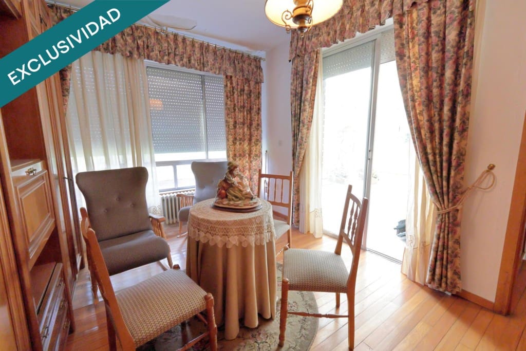 Adosado de 6 habitaciones en O Barco de Valdeorras en venta con piscina garaje - 425.000 € (Ref: 9904268)