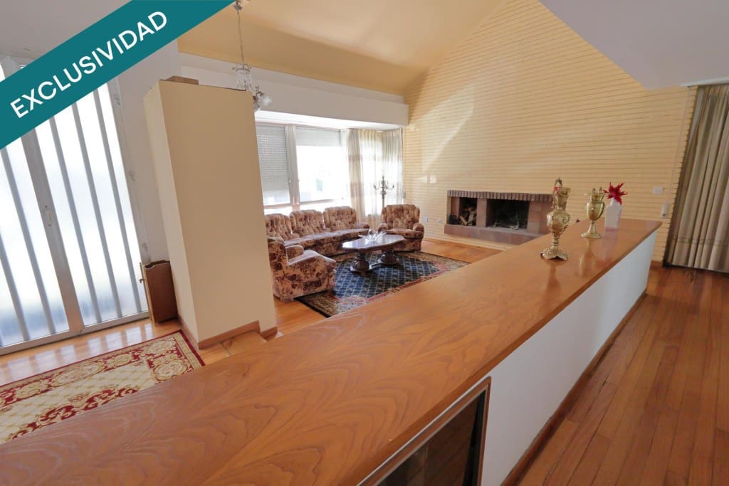 Adosado de 6 habitaciones en O Barco de Valdeorras en venta con piscina garaje - 425.000 € (Ref: 9904268)