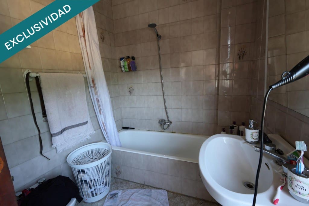4 soveværelse Finca/Landehus til salg i Paramo del Sil med garage - € 75.000 (Ref: 9904269)