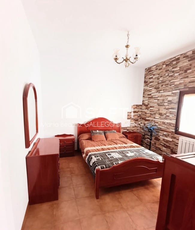 6 bedroom Villa for sale in Carnota - € 180,000 (Ref: 9906913)