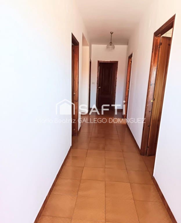 6 bedroom Villa for sale in Carnota - € 180,000 (Ref: 9906913)