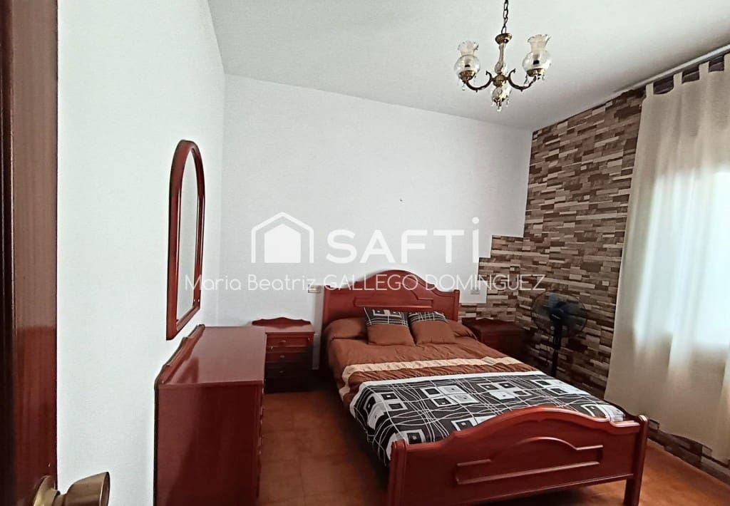 6 bedroom Villa for sale in Carnota - € 180,000 (Ref: 9906913)