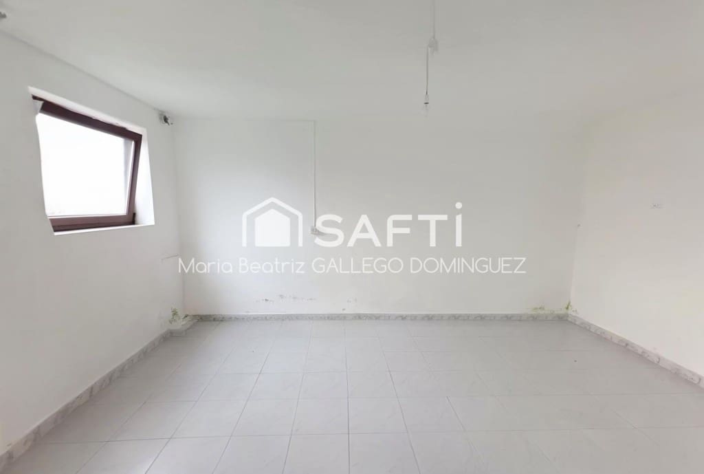 6 bedroom Villa for sale in Carnota - € 180,000 (Ref: 9906913)