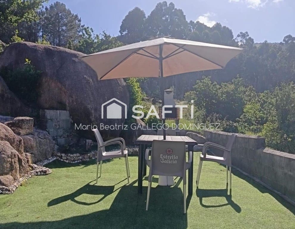 6 bedroom Villa for sale in Carnota - € 180,000 (Ref: 9906913)