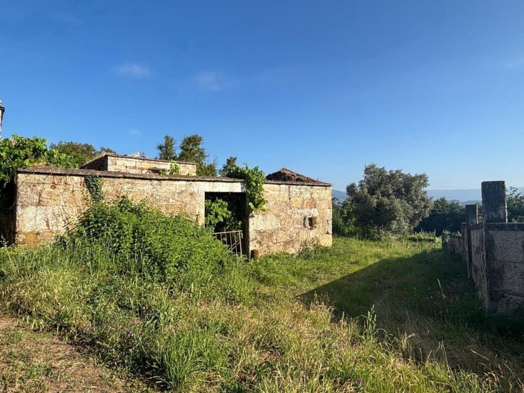 6 chambre Finca/Maison de Campagne à vendre à Salvaterra de Mino avec garage - 95 000 € (Ref: 9906915)