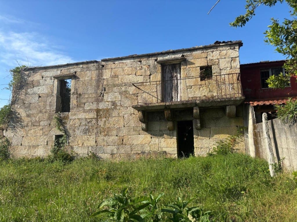 6 chambre Finca/Maison de Campagne à vendre à Salvaterra de Mino avec garage - 95 000 € (Ref: 9906915)