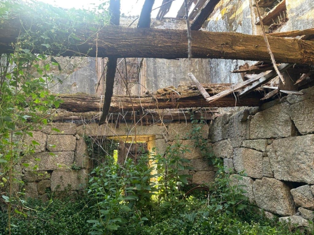 6 chambre Finca/Maison de Campagne à vendre à Salvaterra de Mino avec garage - 95 000 € (Ref: 9906915)