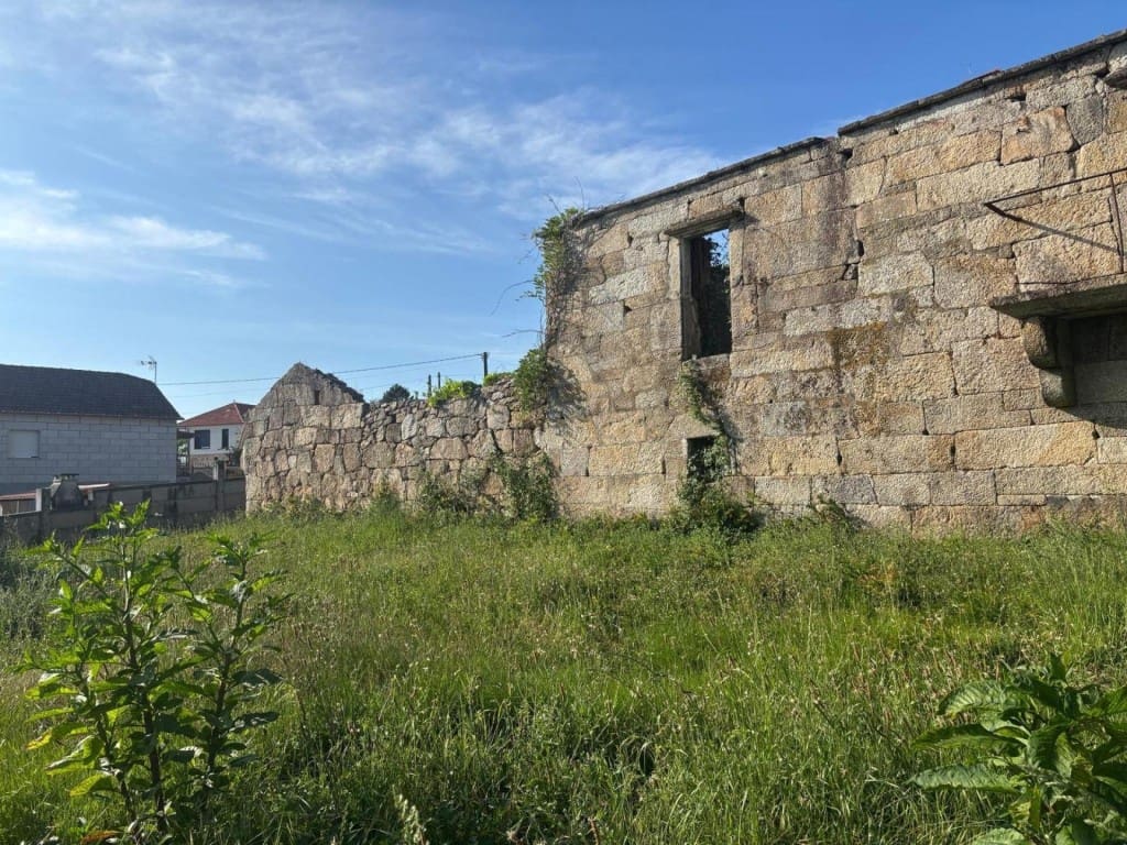 6 chambre Finca/Maison de Campagne à vendre à Salvaterra de Mino avec garage - 95 000 € (Ref: 9906915)