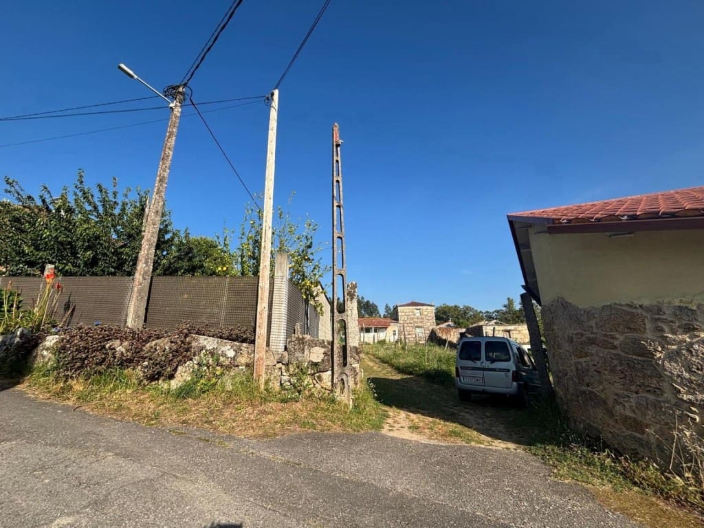 6 chambre Finca/Maison de Campagne à vendre à Salvaterra de Mino avec garage - 95 000 € (Ref: 9906915)