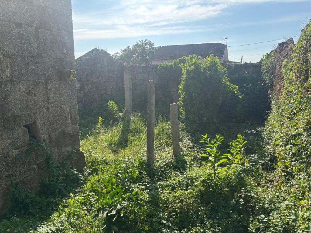 6 chambre Finca/Maison de Campagne à vendre à Salvaterra de Mino avec garage - 95 000 € (Ref: 9906915)