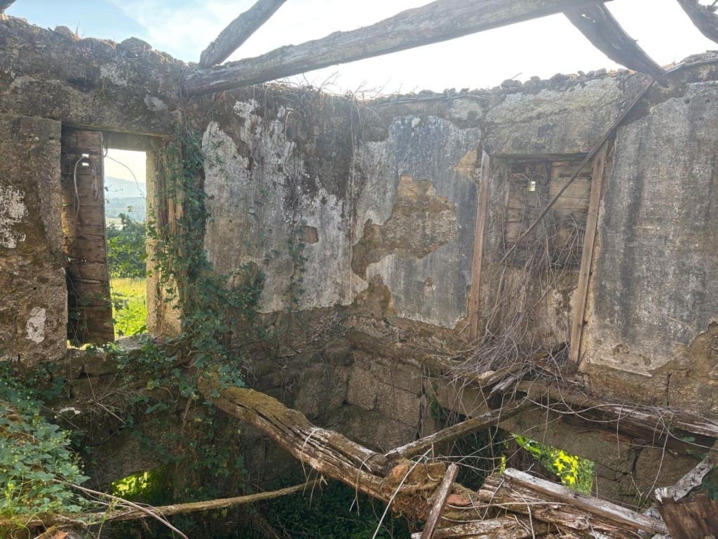 6 chambre Finca/Maison de Campagne à vendre à Salvaterra de Mino avec garage - 95 000 € (Ref: 9906915)