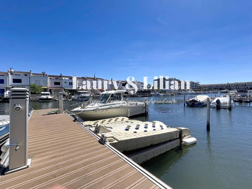 2 sovrum Lägenhet till salu i Empuriabrava - 199 000 € (Ref: 9906922)