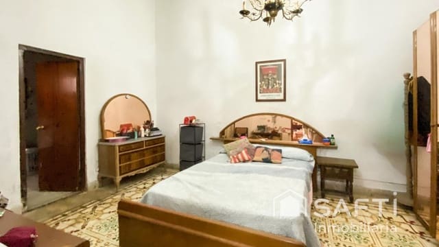 4 sovrum Villa till salu i Antella - 150 000 € (Ref: 9906924)