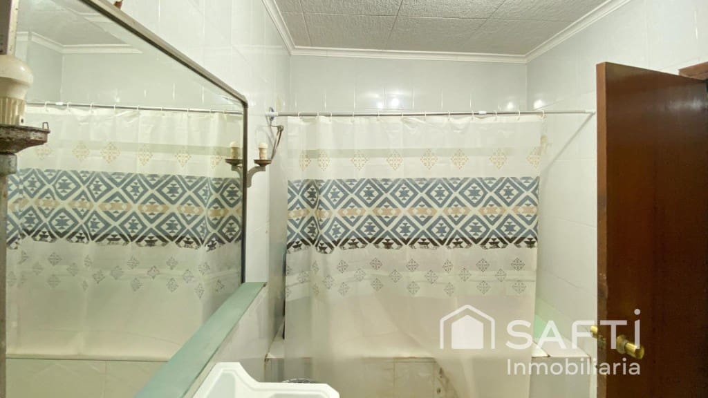 4 sovrum Villa till salu i Antella - 150 000 € (Ref: 9906924)