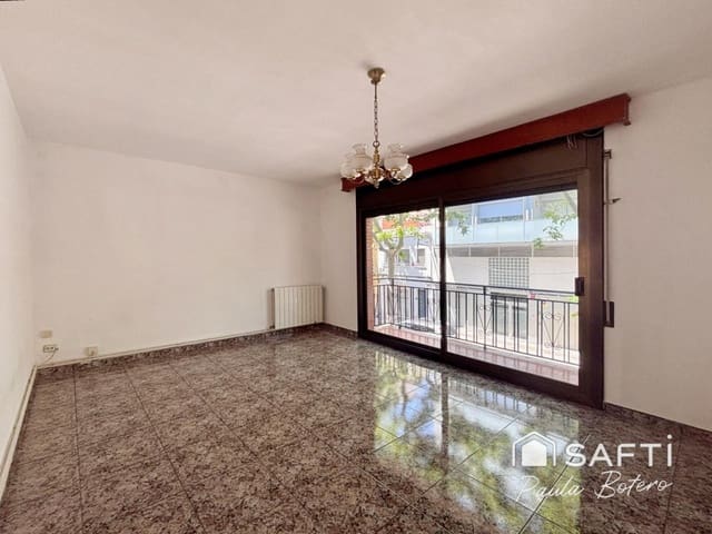 4 sovrum Radhus till salu i Vilanova i la Geltrú med garage - 525 000 € (Ref: 9906925)