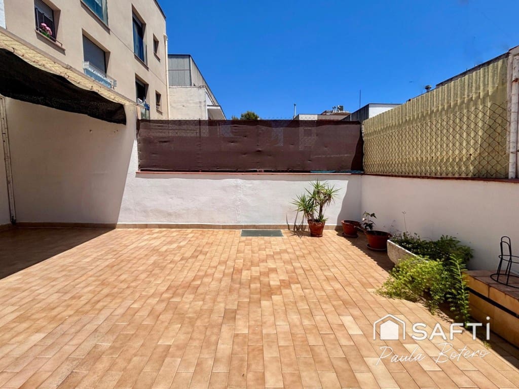 4 sovrum Radhus till salu i Vilanova i la Geltru med garage - 525 000 € (Ref: 9906925)