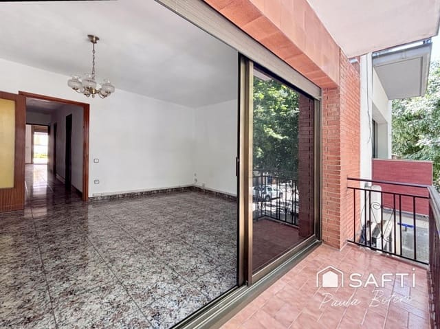 4 sovrum Radhus till salu i Vilanova i la Geltrú med garage - 525 000 € (Ref: 9906925)