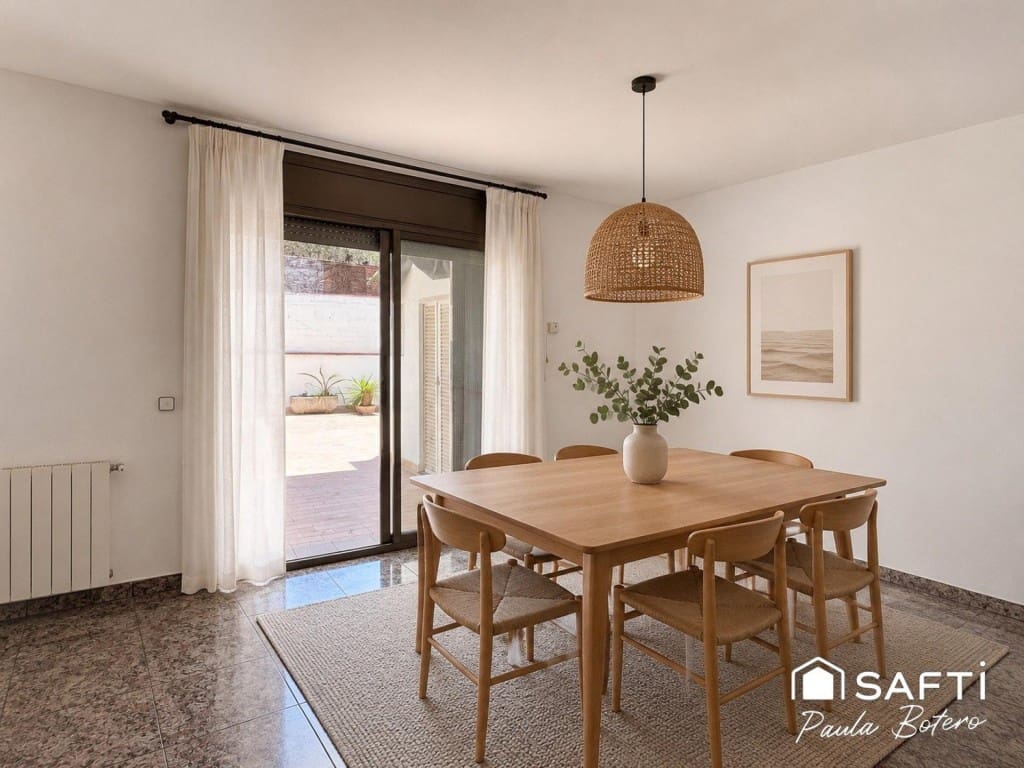 4 sovrum Radhus till salu i Vilanova i la Geltru med garage - 525 000 € (Ref: 9906925)