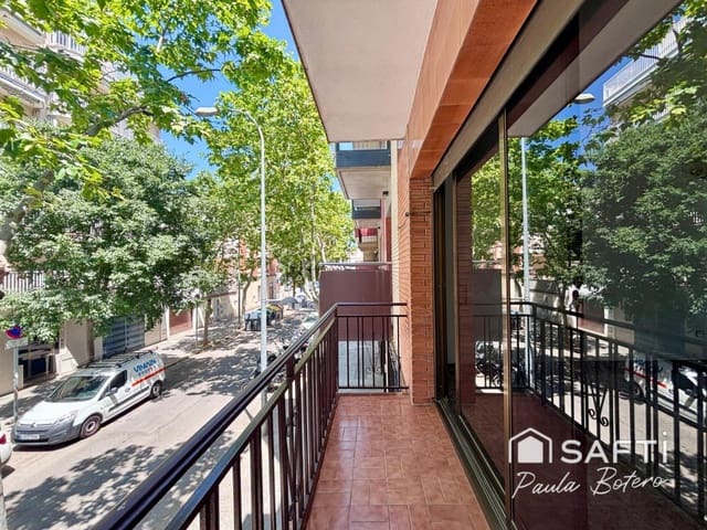 4 sovrum Radhus till salu i Vilanova i la Geltrú med garage - 525 000 € (Ref: 9906925)