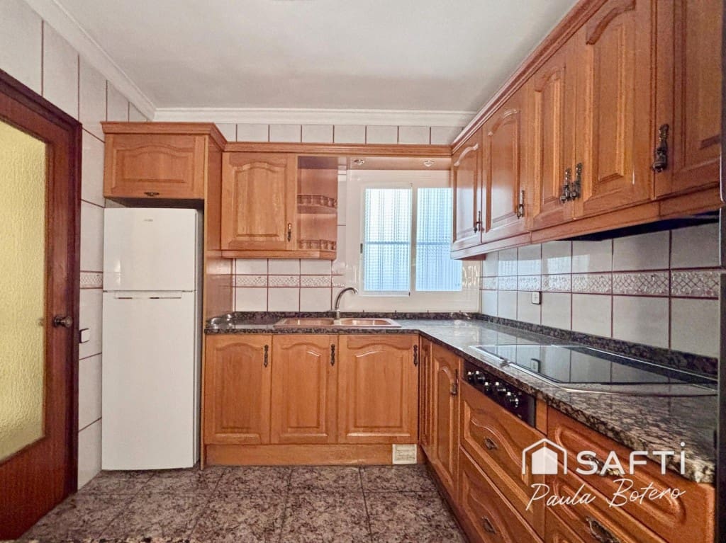 4 sovrum Radhus till salu i Vilanova i la Geltru med garage - 525 000 € (Ref: 9906925)