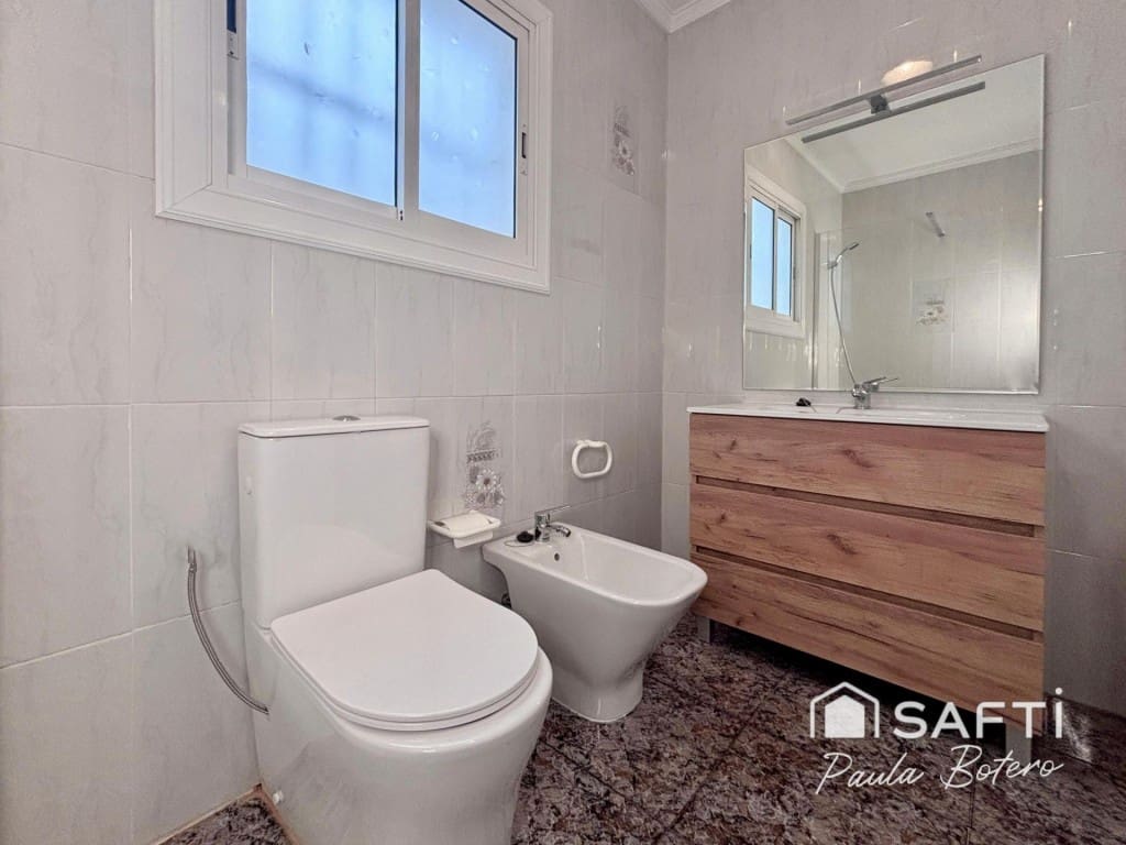 4 sovrum Radhus till salu i Vilanova i la Geltru med garage - 525 000 € (Ref: 9906925)