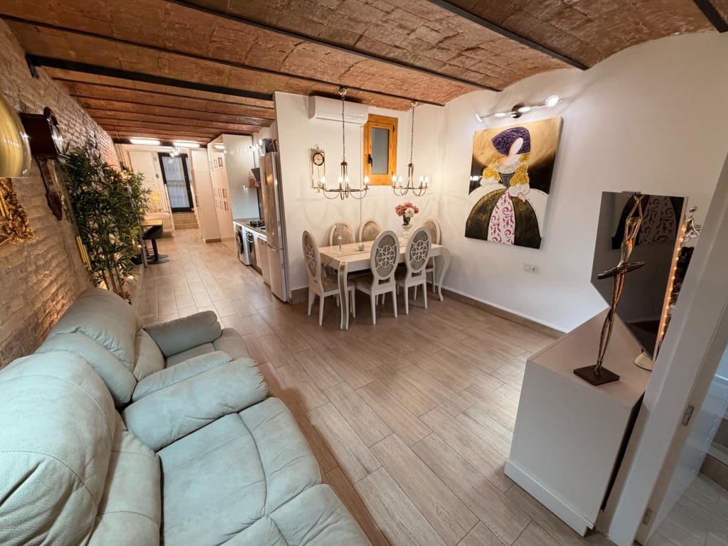 2 sovrum Lägenhet till salu i Barcelona stad - 419 000 € (Ref: 9906929)