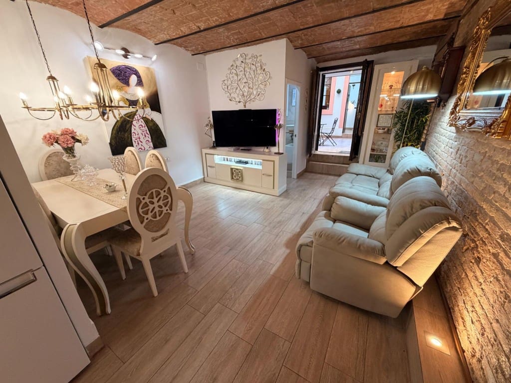 2 sovrum Lägenhet till salu i Barcelona stad - 419 000 € (Ref: 9906929)