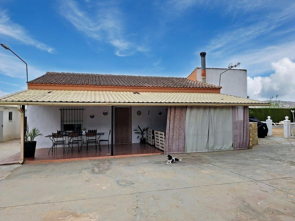 5 soverom Villa til salgs i Villena med svømmebasseng - € 239 000 (Ref: 9910512)