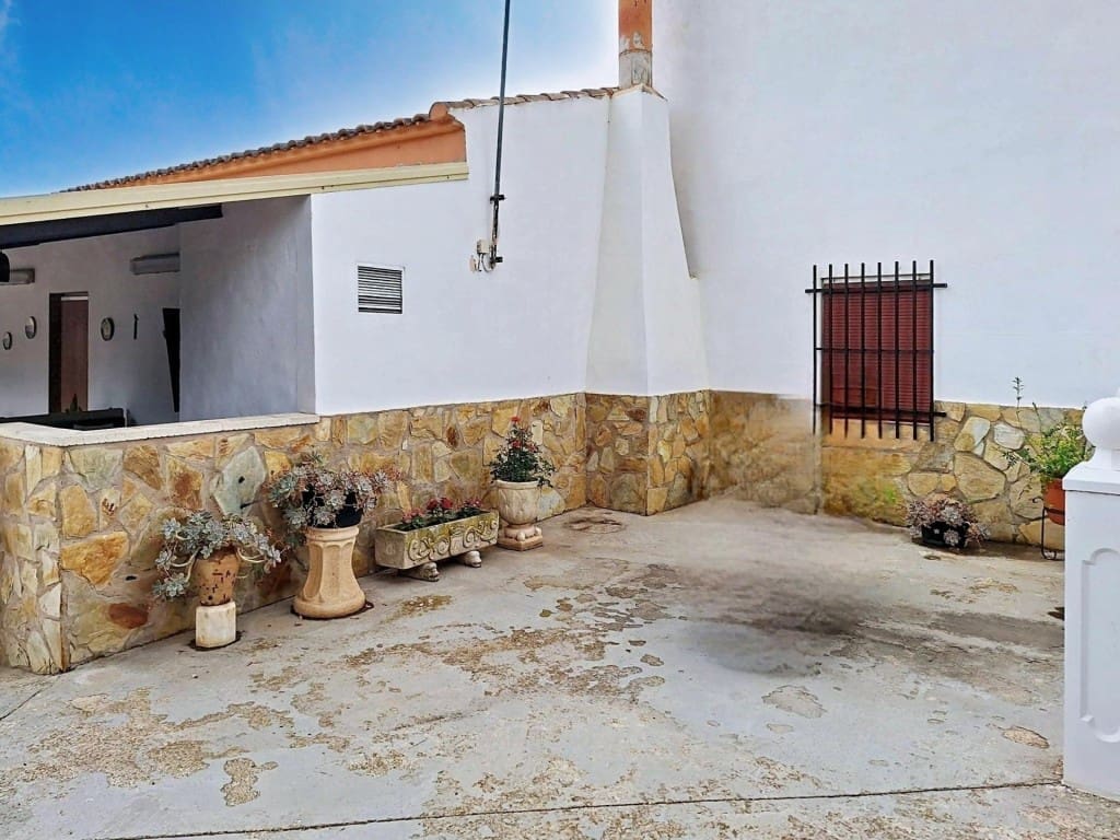 5 soverom Villa til salgs i Villena med svømmebasseng - € 239 000 (Ref: 9910512)