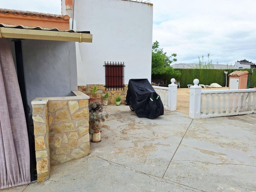 5 soverom Villa til salgs i Villena med svømmebasseng - € 239 000 (Ref: 9910512)