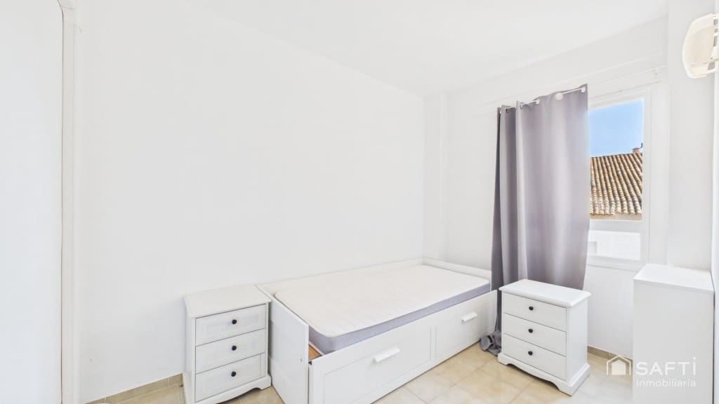 2 sovrum Lägenhet att hyra i Calvia med garage - 1 650 € (Ref: 9910514)