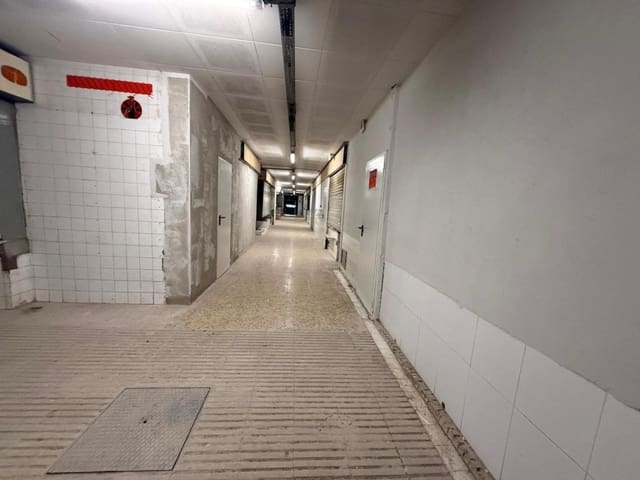 Garaż na sprzedaż w Badalona - 21 000 € (Ref: 9910516)