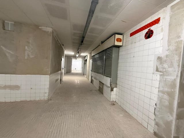 Garaż na sprzedaż w Badalona - 21 000 € (Ref: 9910516)