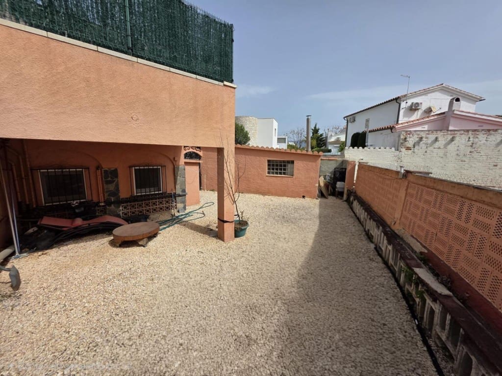5 quarto Moradia para venda em Empuriabrava - 450 000 € (Ref: 9910518)