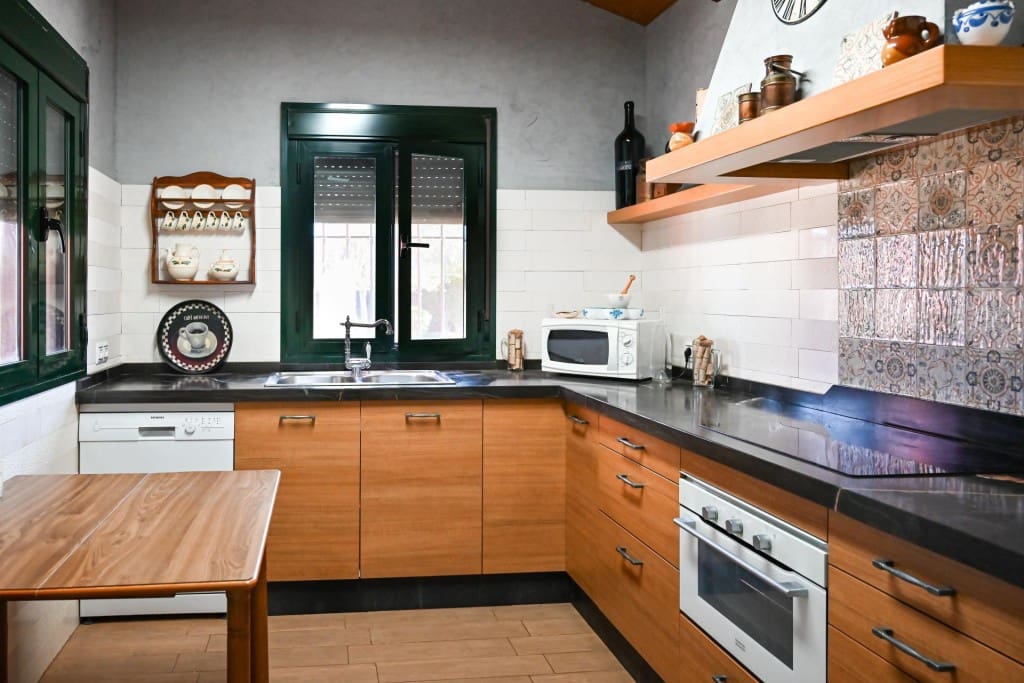 2 soveværelse Finca/Landehus til salg i Antequera med swimmingpool garage - € 449.000 (Ref: 9910519)