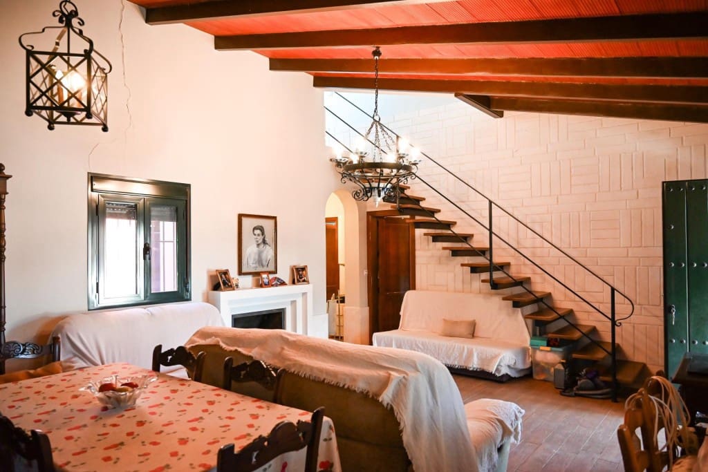2 soveværelse Finca/Landehus til salg i Antequera med swimmingpool garage - € 449.000 (Ref: 9910519)