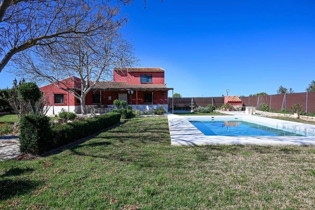 2 soveværelse Finca/Landehus til salg i Antequera med swimmingpool garage - € 449.000 (Ref: 9910519)