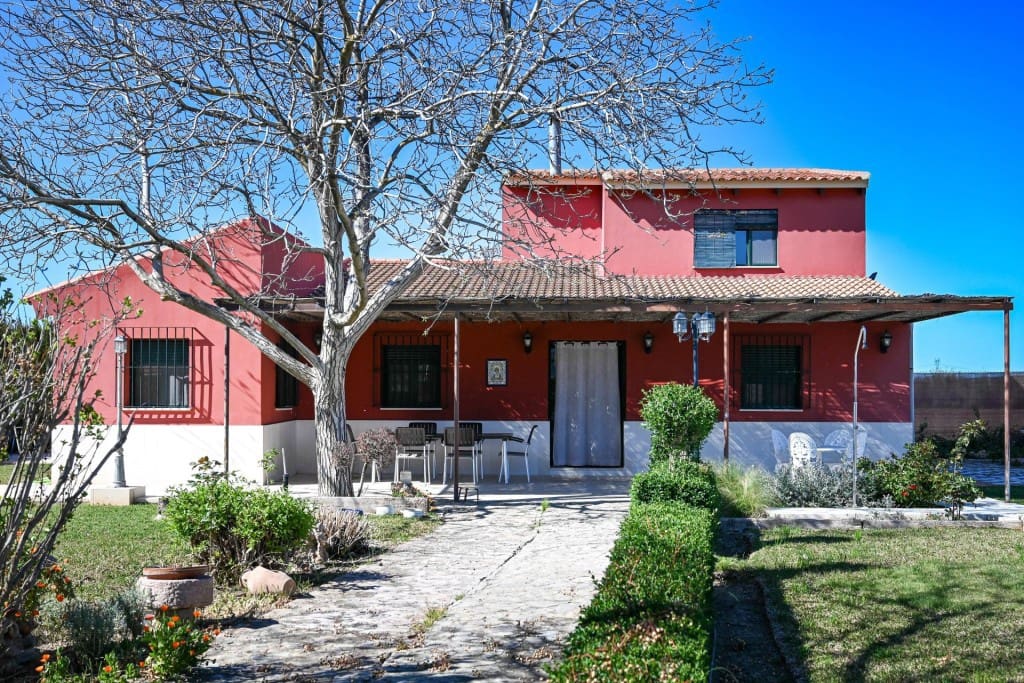 2 soveværelse Finca/Landehus til salg i Antequera med swimmingpool garage - € 449.000 (Ref: 9910519)