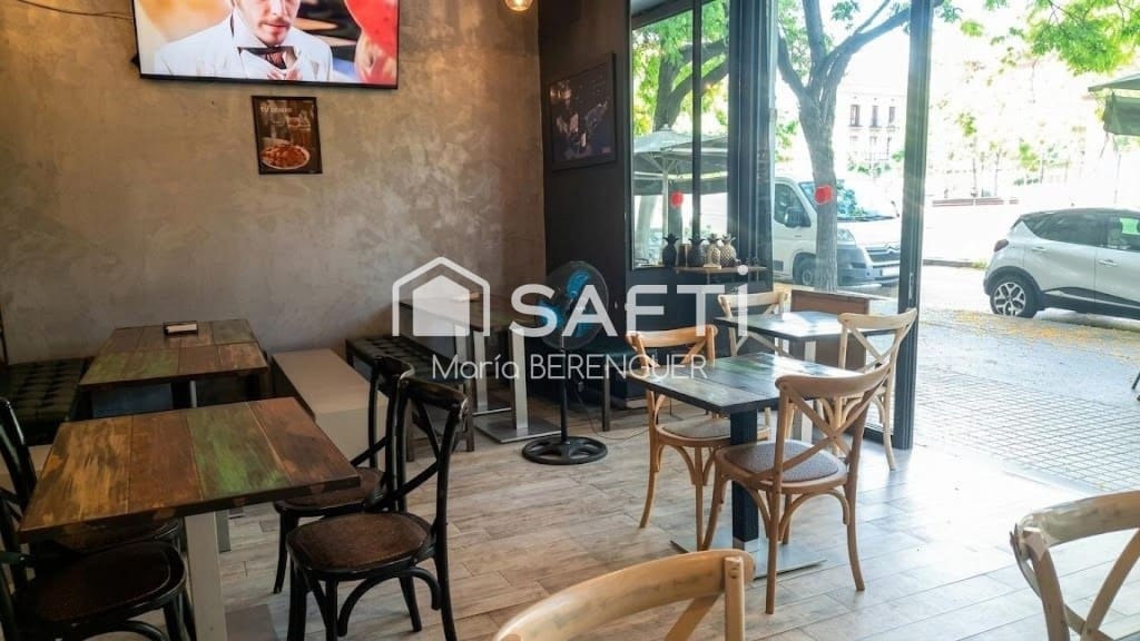 Erhverv til salg i Barcelona by - € 165.000 (Ref: 9910522)