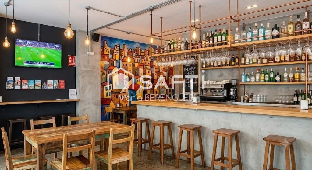 Erhverv til salg i Barcelona by - € 165.000 (Ref: 9910522)