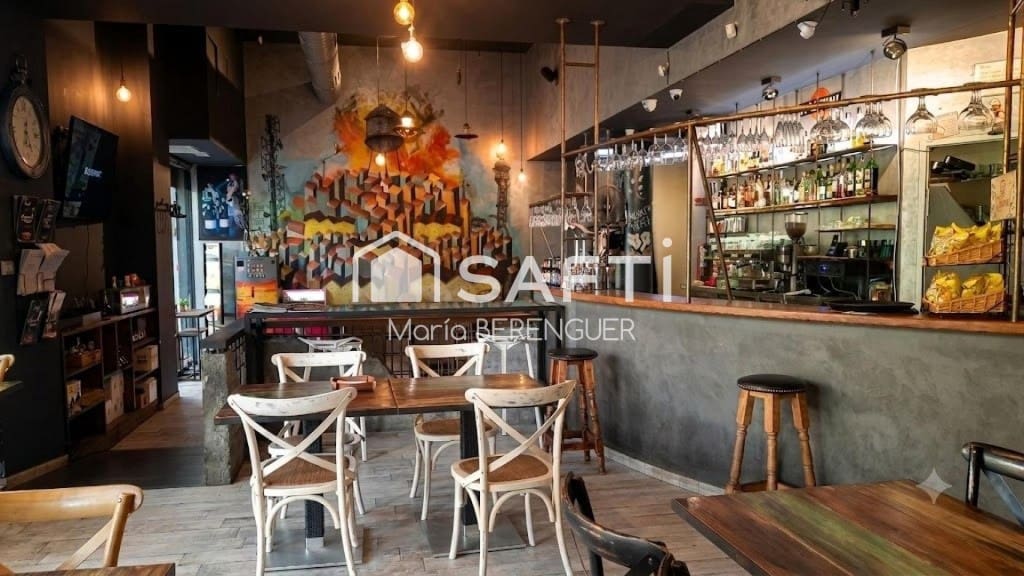Erhverv til salg i Barcelona by - € 165.000 (Ref: 9910522)