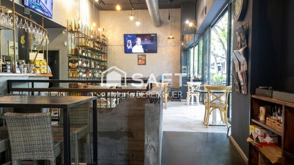Erhverv til salg i Barcelona by - € 165.000 (Ref: 9910522)