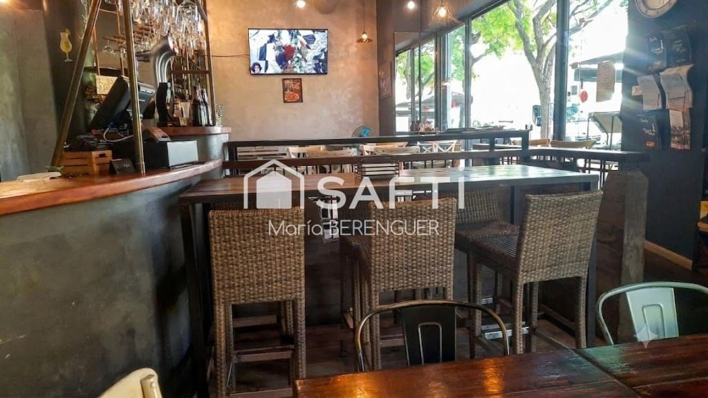 Erhverv til salg i Barcelona by - € 165.000 (Ref: 9910522)
