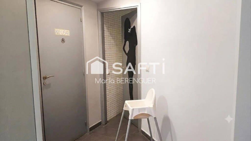 Erhverv til salg i Barcelona by - € 165.000 (Ref: 9910522)