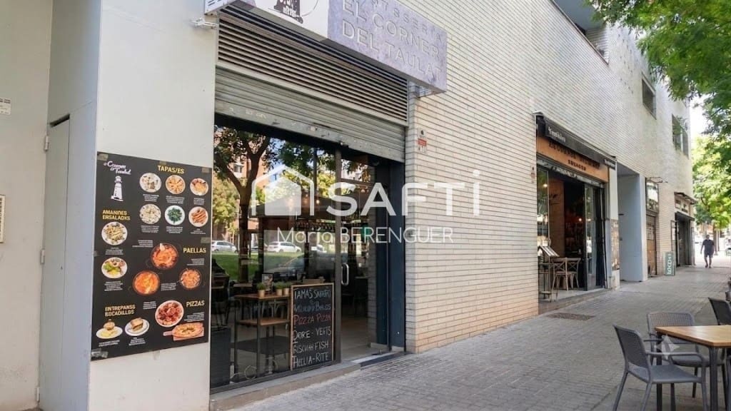 Erhverv til salg i Barcelona by - € 165.000 (Ref: 9910522)